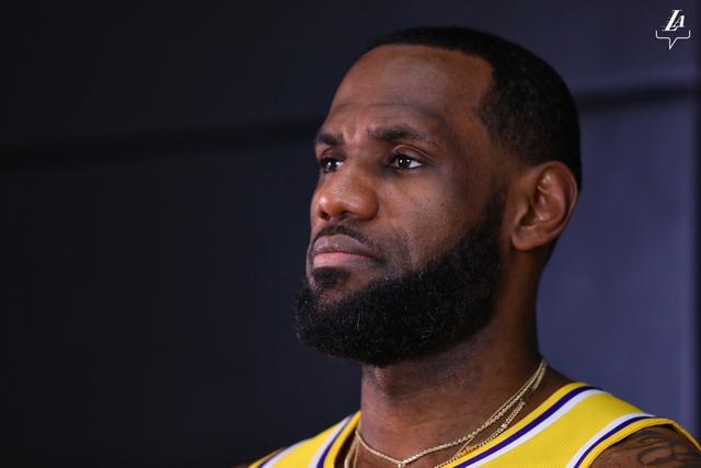 文班28+13+7+5马刺终结雷霆6连胜 篮网擒老鹰